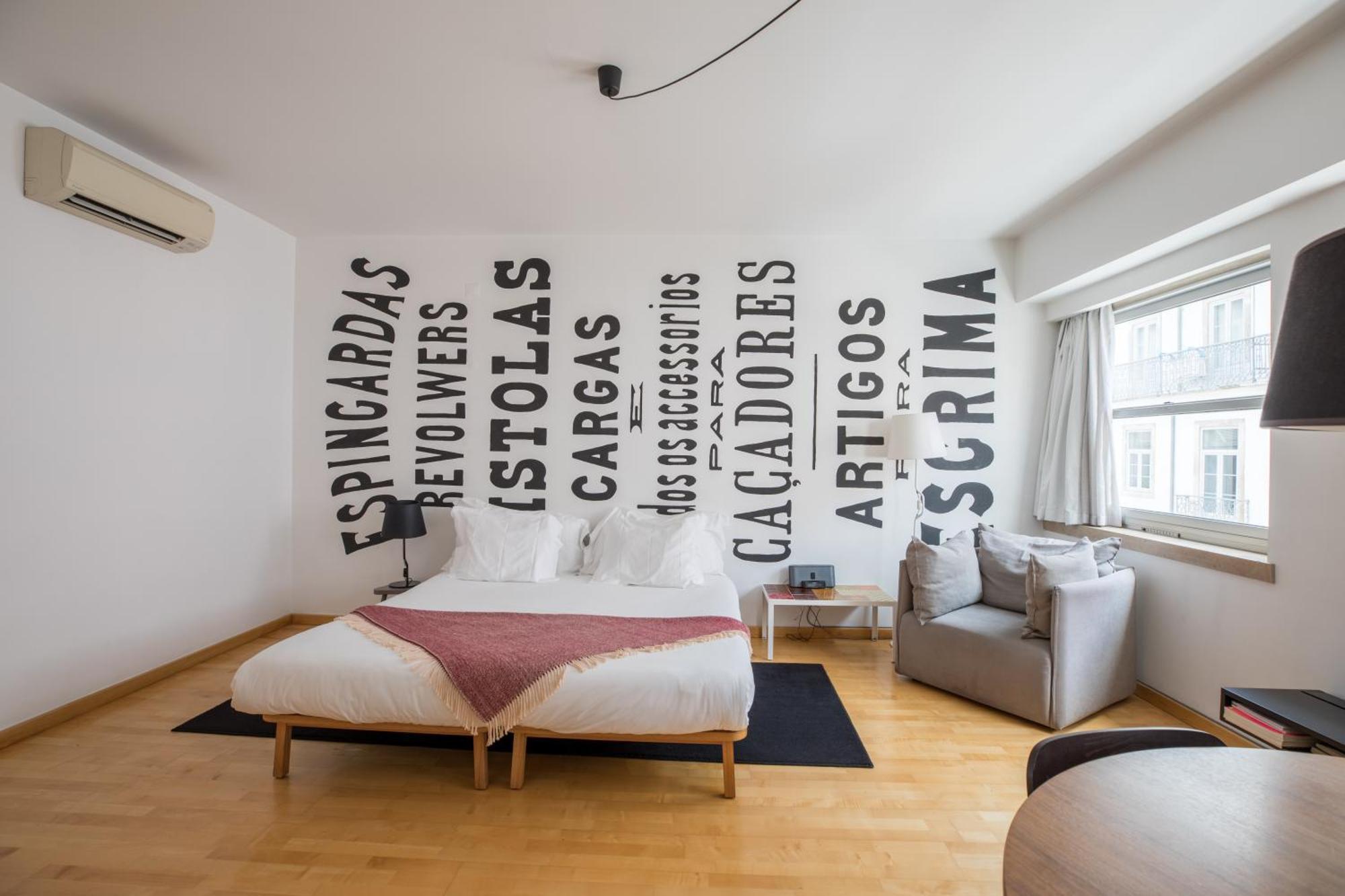 The Lisbonaire Apartments Room photo